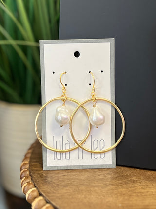 LNL Mother of Pearl Gold Circle Earring