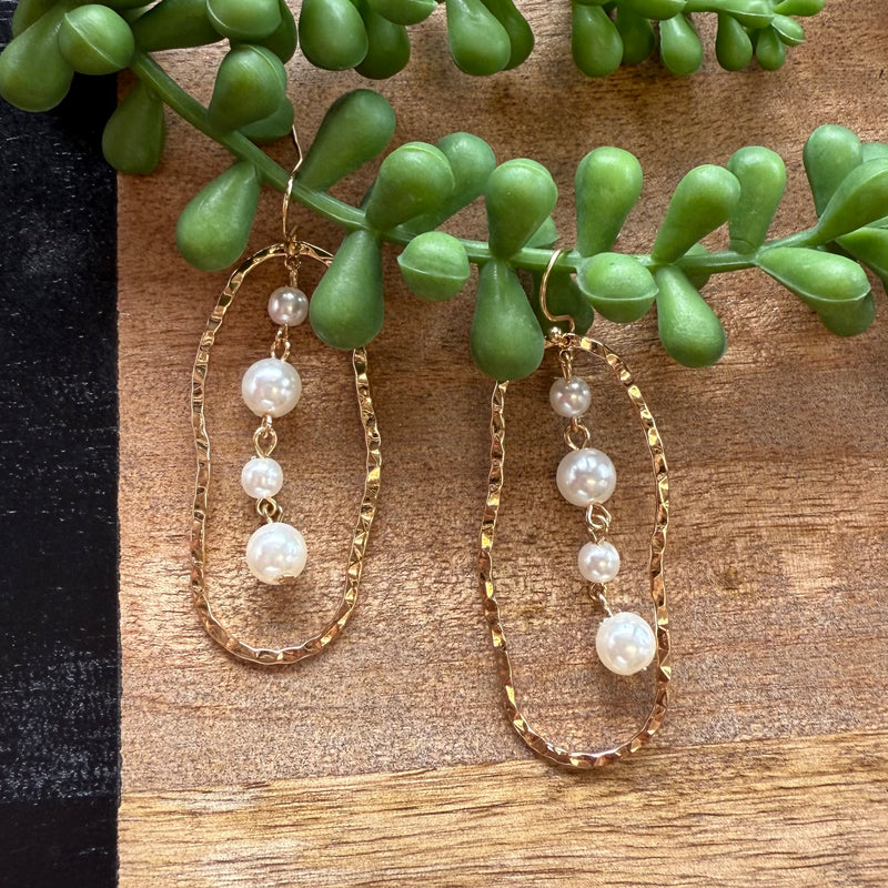 Gold Oval & Pearl Dangle Earring