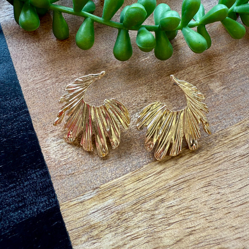 Gold Textured Wave Earring