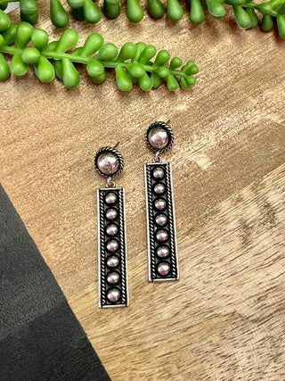 Silver Dot Bar Earring