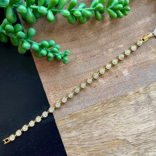 Gold Circle Crystal Bracelet - Water Resistant