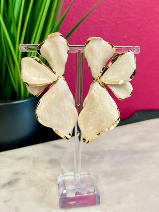 Pearlized & Gold Lg Petal Earrings