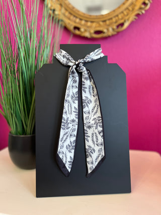 Deep Navy & Ivory Floral Twilly