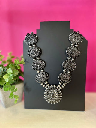 El Reno Black Concho Lariat Necklace