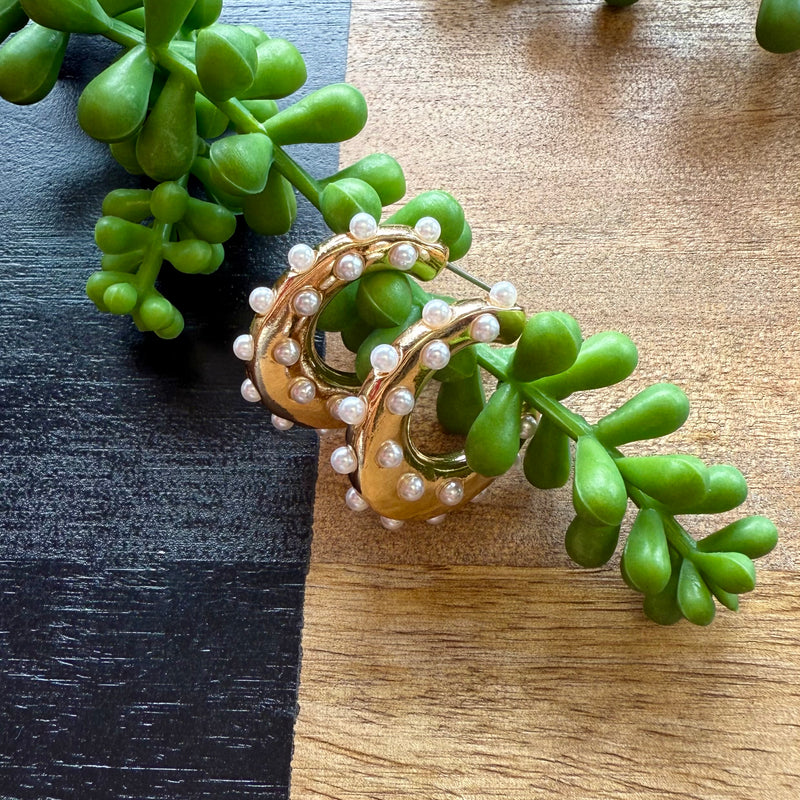 Gold & Pearl Sm Oval Hoop Earrings