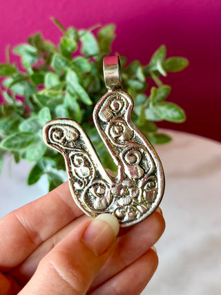 Bone Horseshoe Lg Silver Pendant