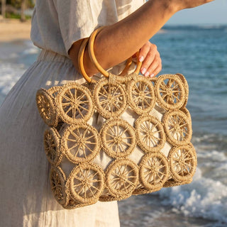 Open Circle Weave Straw Purse