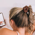 For the Love of Nudes Lage Scrunchie